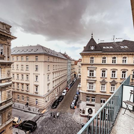 Turnkey I Vintage Terrace Apartment Prága Kültér fotó