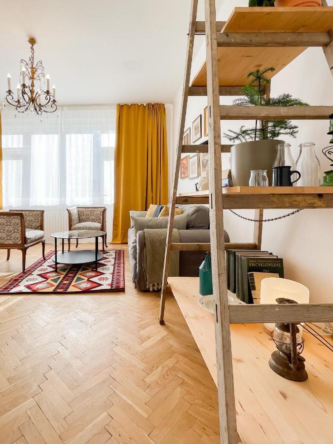 Turnkey I Vintage Terrace Apartment Prága Kültér fotó