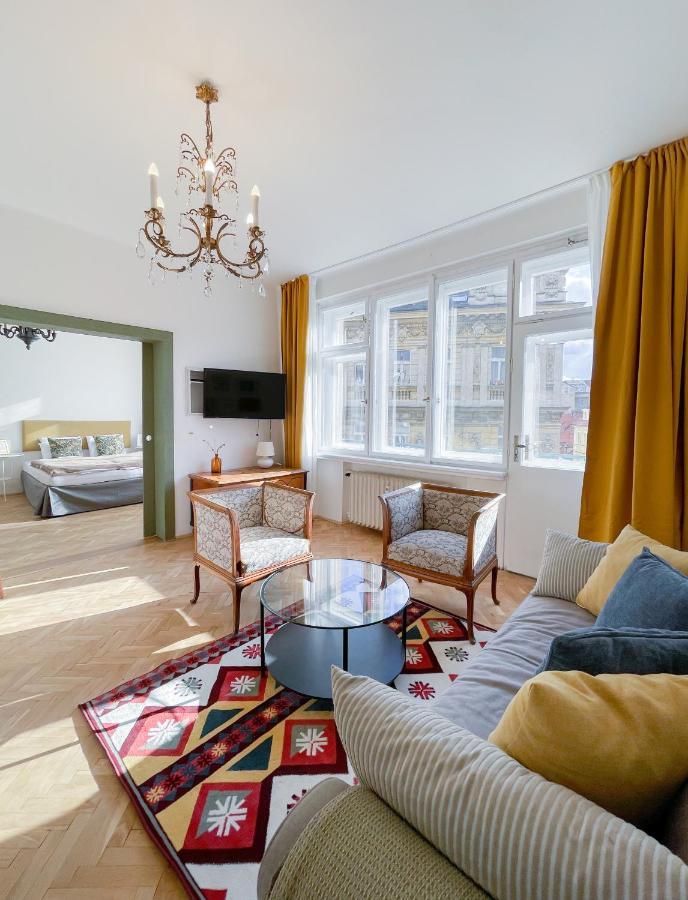 Turnkey I Vintage Terrace Apartment Prága Kültér fotó