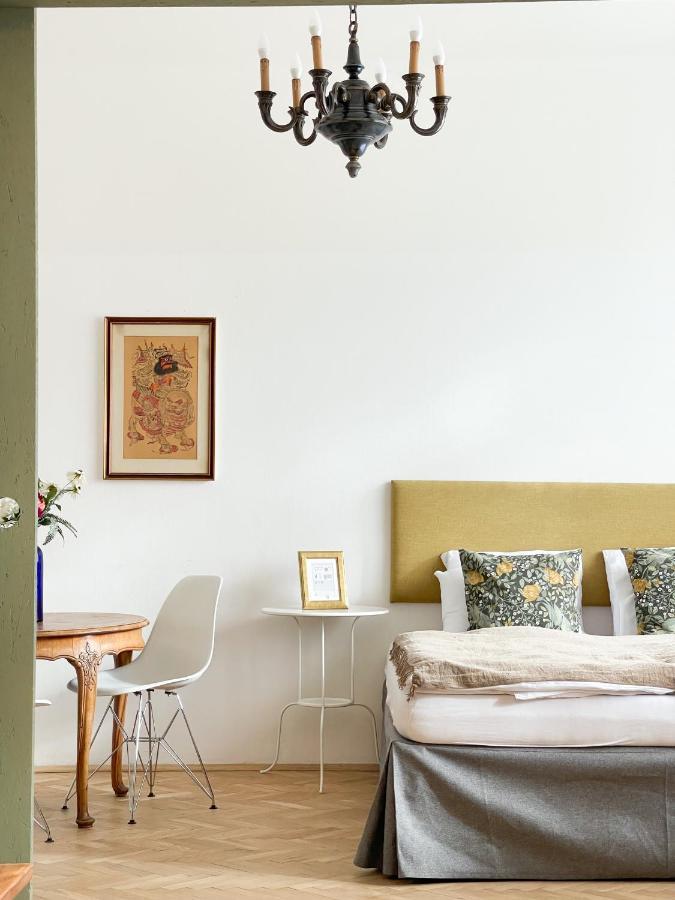 Turnkey I Vintage Terrace Apartment Prága Kültér fotó